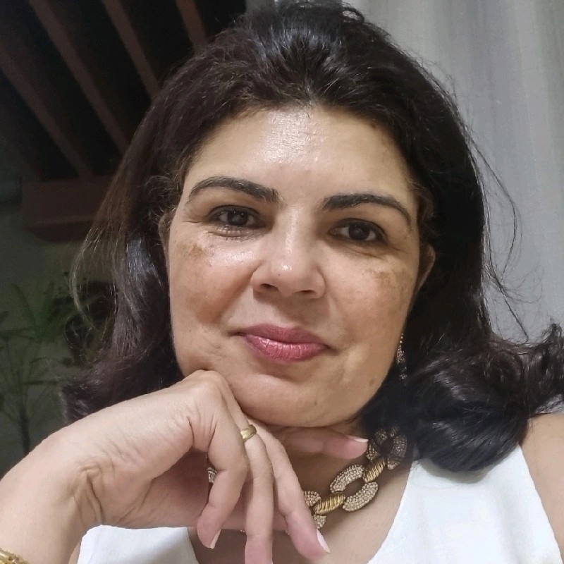 Profa. Alessandra Cavalcante